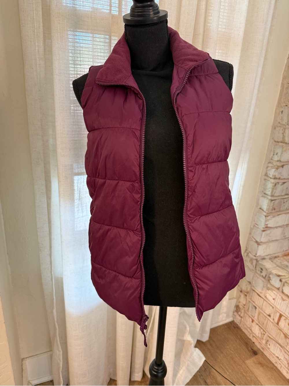 GAP Quilted Puffer Vest in Plum
